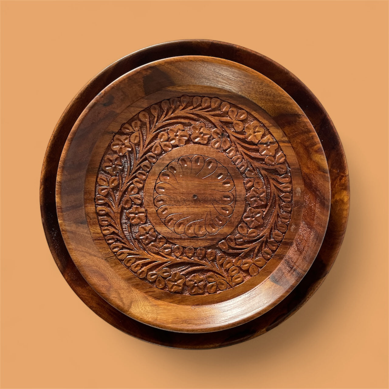 Wooden Plates Hand-Carved from Sheesham Wood - Design 2