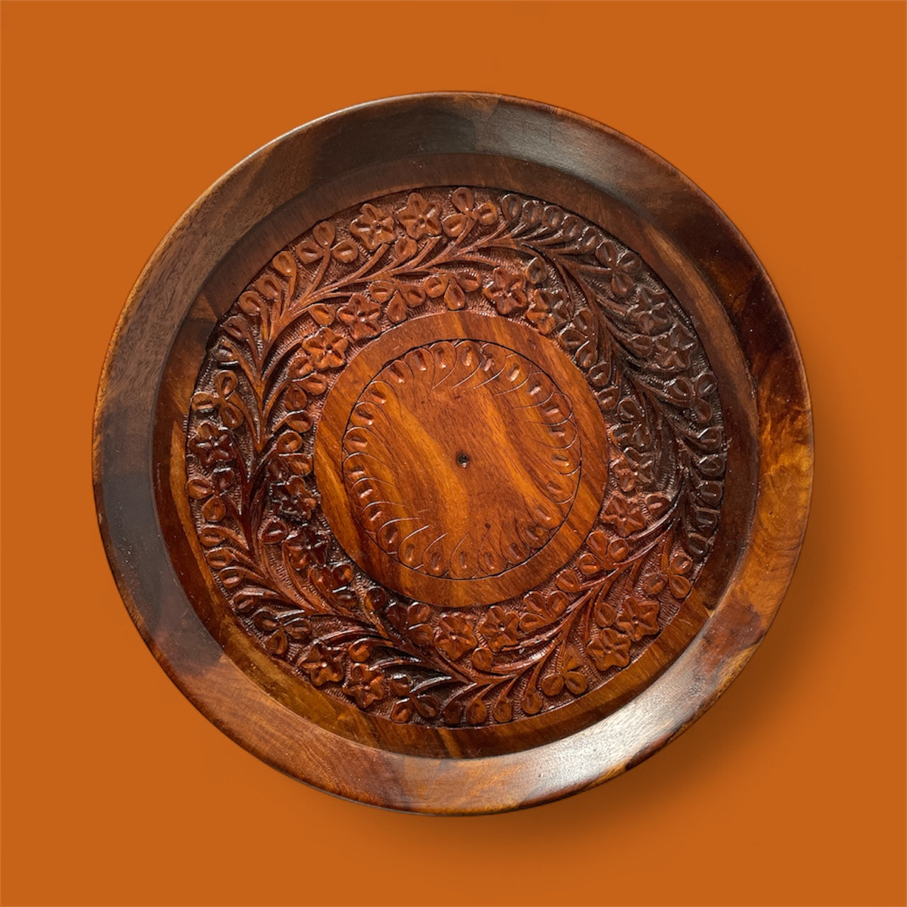 Wooden Plates Hand-Carved from Sheesham Wood - Design 2