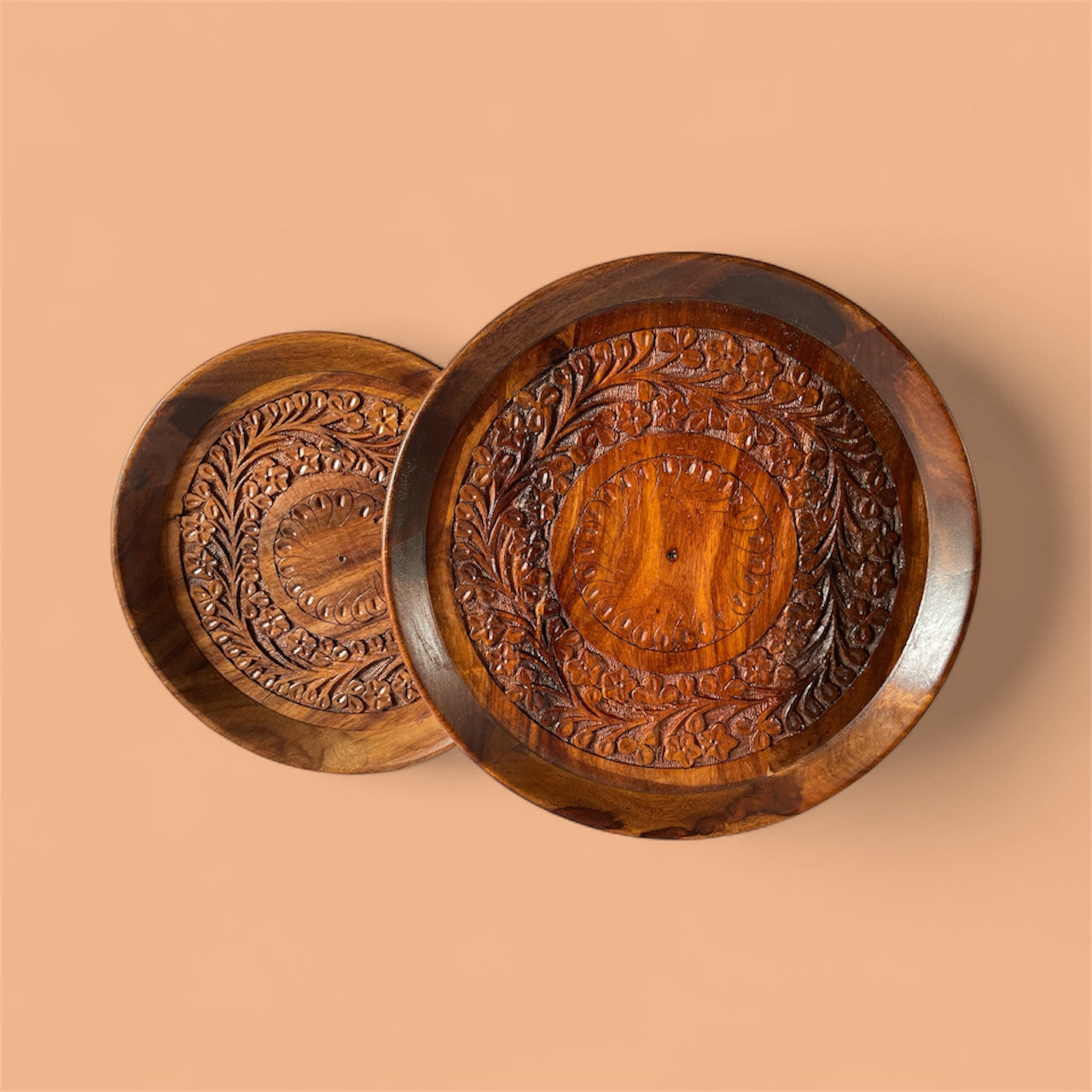 Wooden Plates Hand-Carved from Sheesham Wood - Design 2